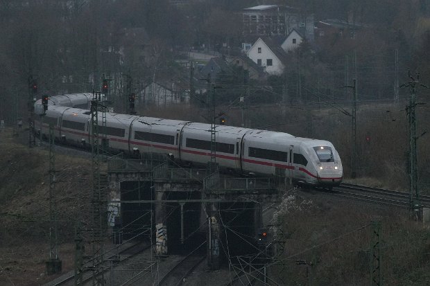 412 009