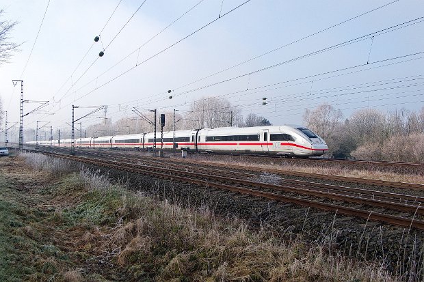 412 023
