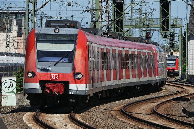 423 290