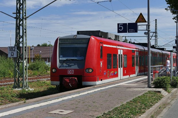 425 067