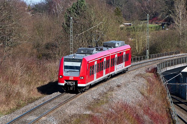 426 016