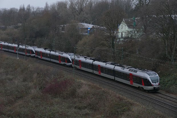 426 102