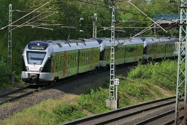 426 103