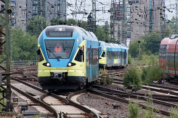 427 120