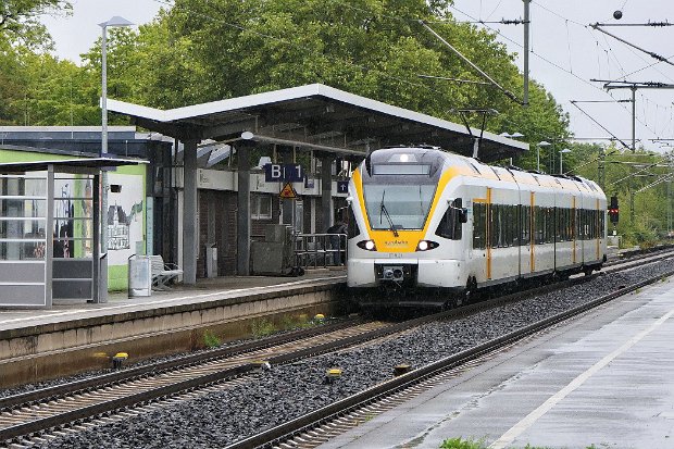 428 120