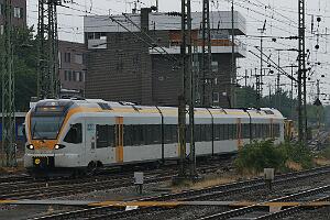 428 106