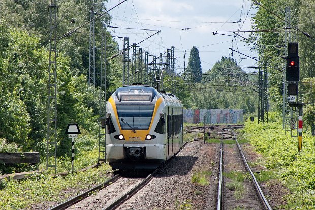 429 007