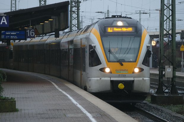 429 008
