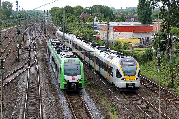 429 009