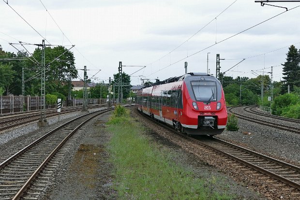442 265