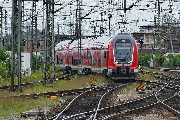 445 075