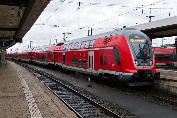445 088