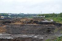 462 077 - 2025-04-18-017 Dortmund Hafen 462 077 (vorne) als RE 1, ICE-Werk-Baustelle am Hafen.