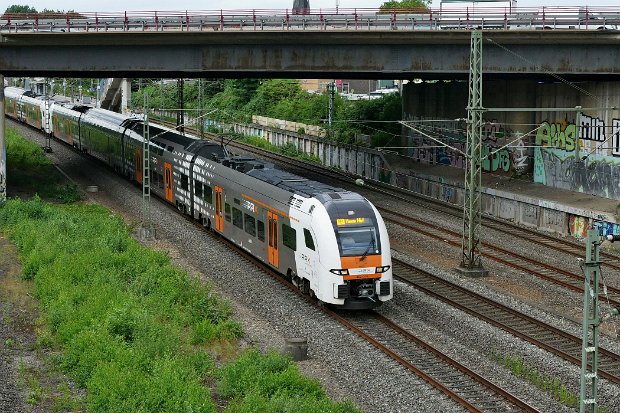 462 002