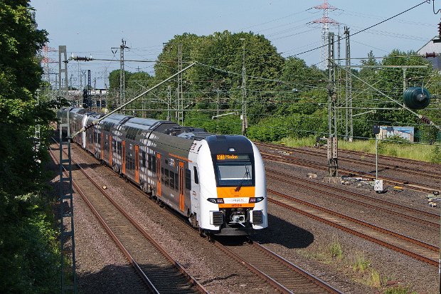 462 016