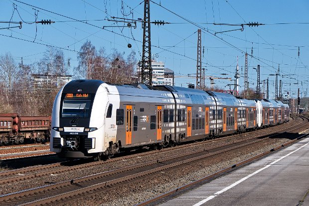 462 019