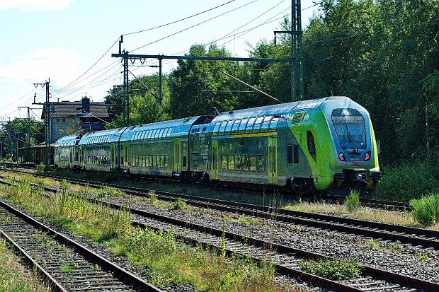 445 024