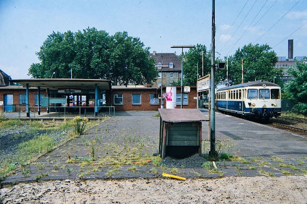 515 566