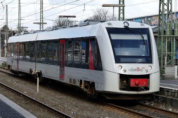 1648 004