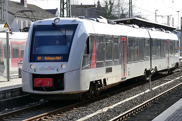1648 005