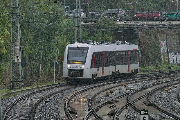 1648 008