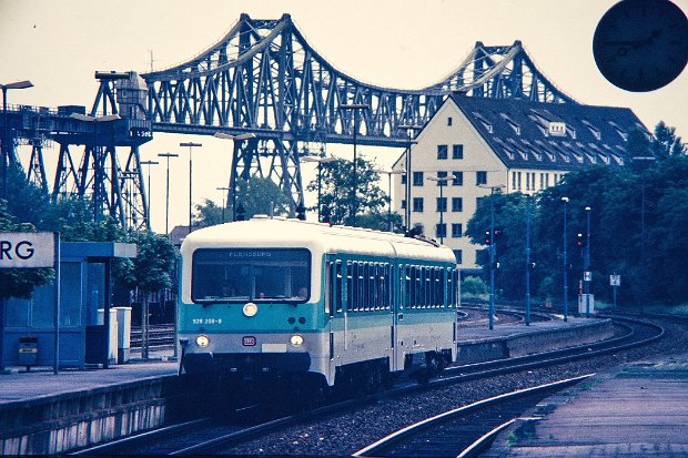 628 208