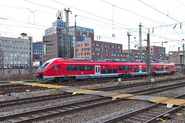 633 105