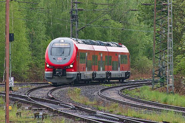633 111