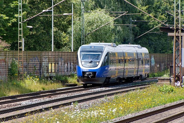 643 315