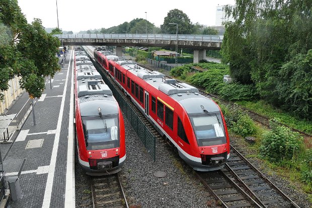 648 103