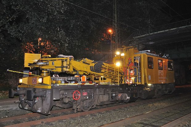 703 009