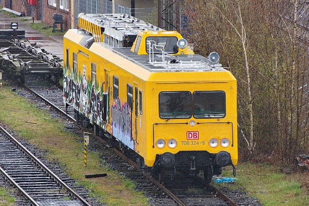 708 324