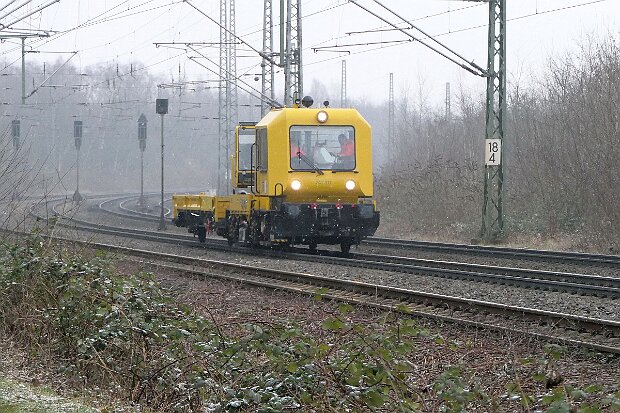 741 311