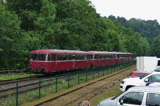 796 690