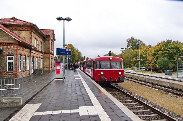 798 308