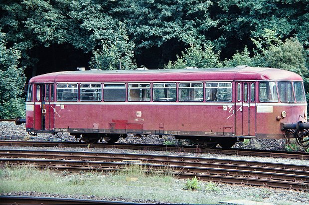 996 777
