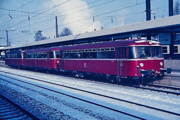 998 726