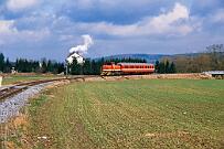 1986-22-015 Arnsberg Im April 1986 fand eine Bereisung durch die Bahnaufsicht auf der RLG-Strecke Hüsten-Arnsberg statt. Der Generatorwagen Wgm 2311 der WLE wurde von der RLG D66...