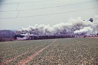 1988-50-026 Anröchte Uelde Sonderzug mit 38 1772 und 64 289 nach Warstein.