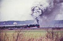 1988-50-030 Anröchte Uelde Sonderzug mit 38 1772 und 64 289 nach Warstein.