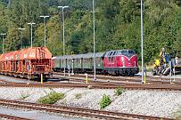 2024-09-01-002 Warstein 40 Jahre Eisenbahnfreunde Warstein mit Sonderfahrten. Hier startet die V200 zum Lohbusch.