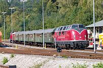 2024-09-01-009 Warstein 40 Jahre Eisenbahnfreunde Warstein mit Sonderfahrten. Hier startet die V200 zum Lohbusch.