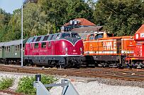 2024-09-01-012 Warstein 40 Jahre Eisenbahnfreunde Warstein mit Sonderfahrten. Hier startet die V200 zum Lohbusch.